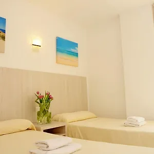 Avenida - Mc 3*, Ibiza España