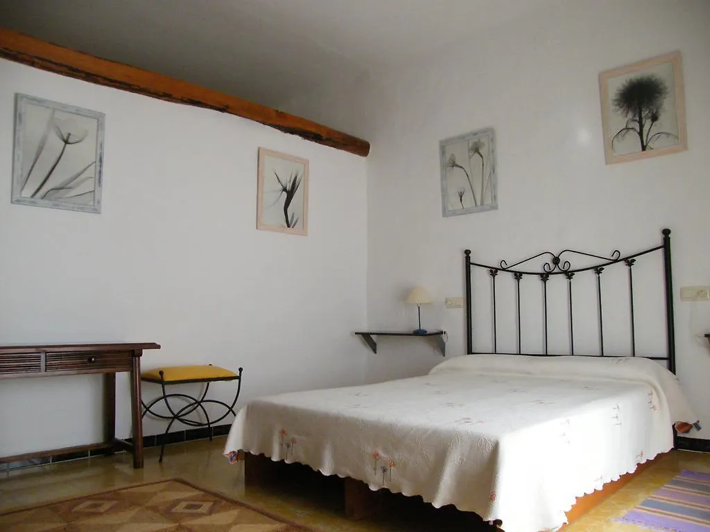 Can Selleretas Vilamacolum Bed and breakfast